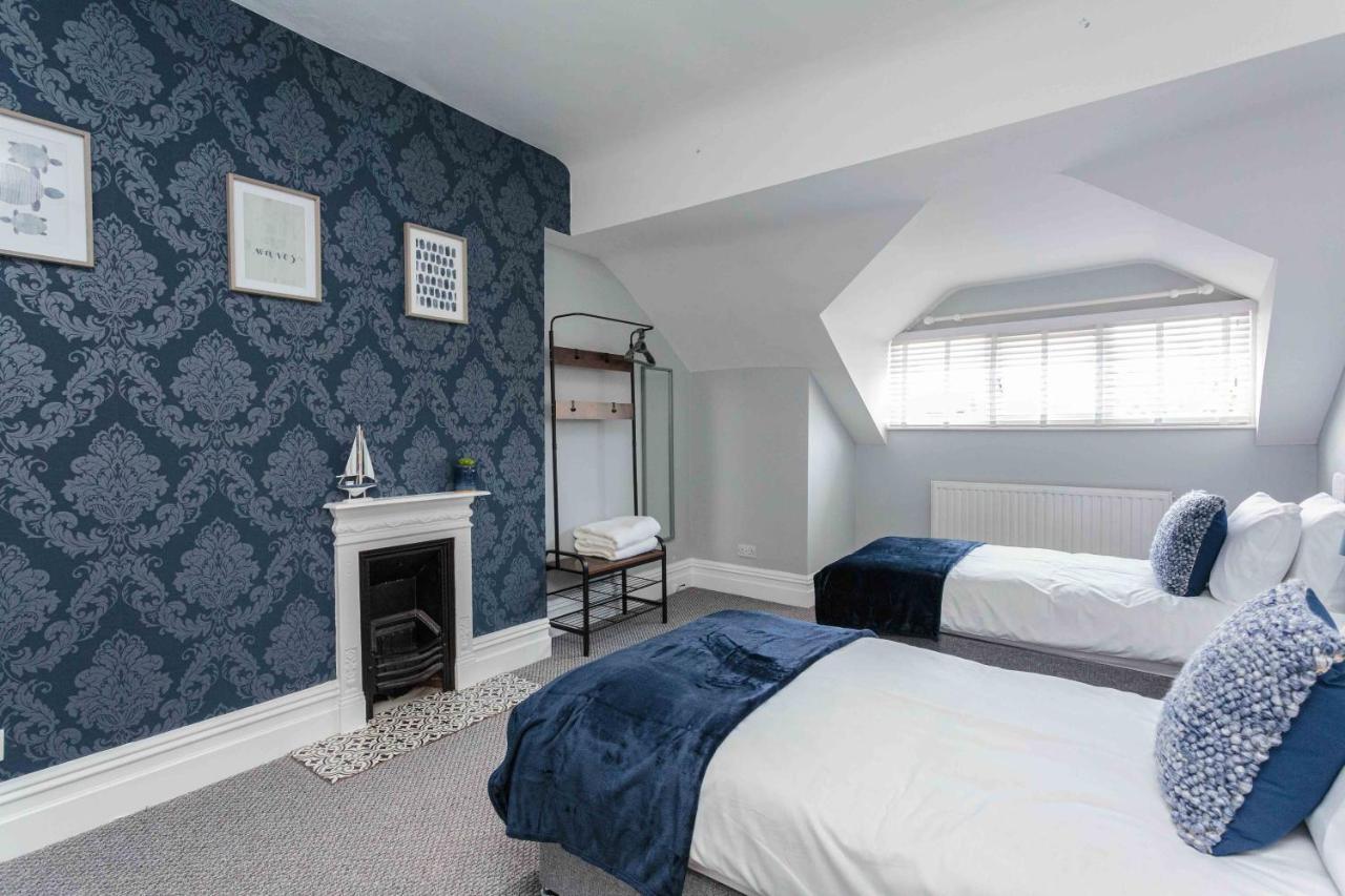 Stylish Lytham 5 Bedroom 3 Bathroom House With Hot Tub Lytham St Annes Exterior photo